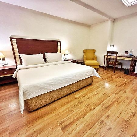 Hotel The Residency Karur Extérieur photo