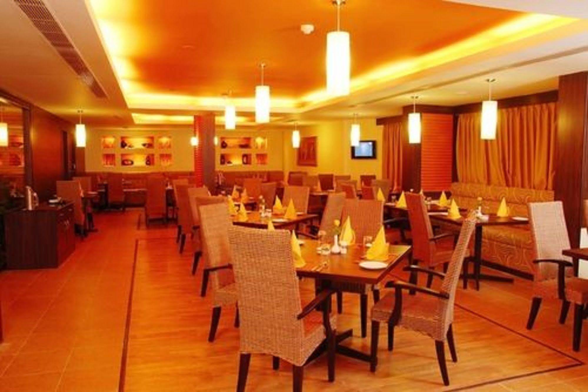 Hotel The Residency Karur Extérieur photo