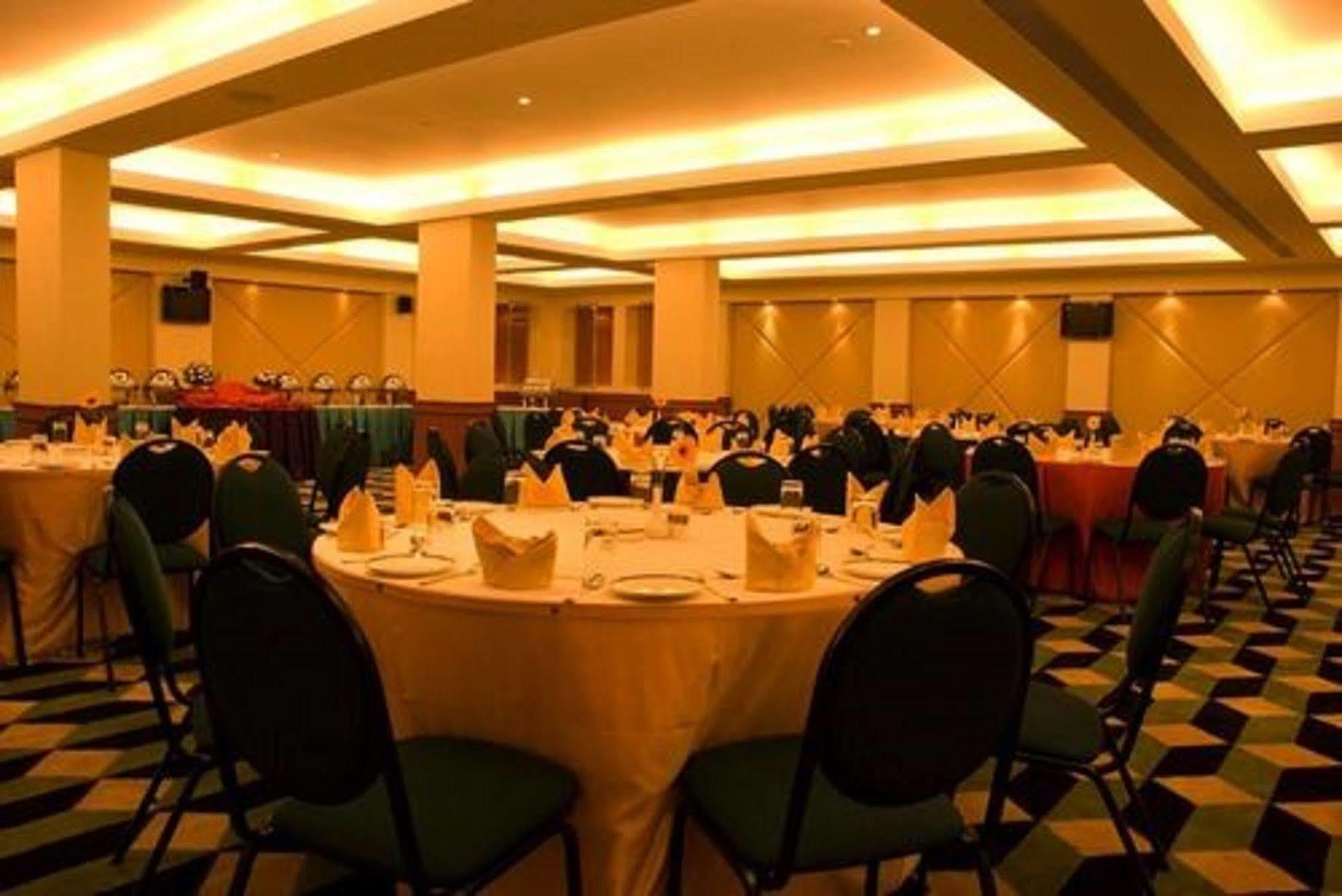 Hotel The Residency Karur Extérieur photo