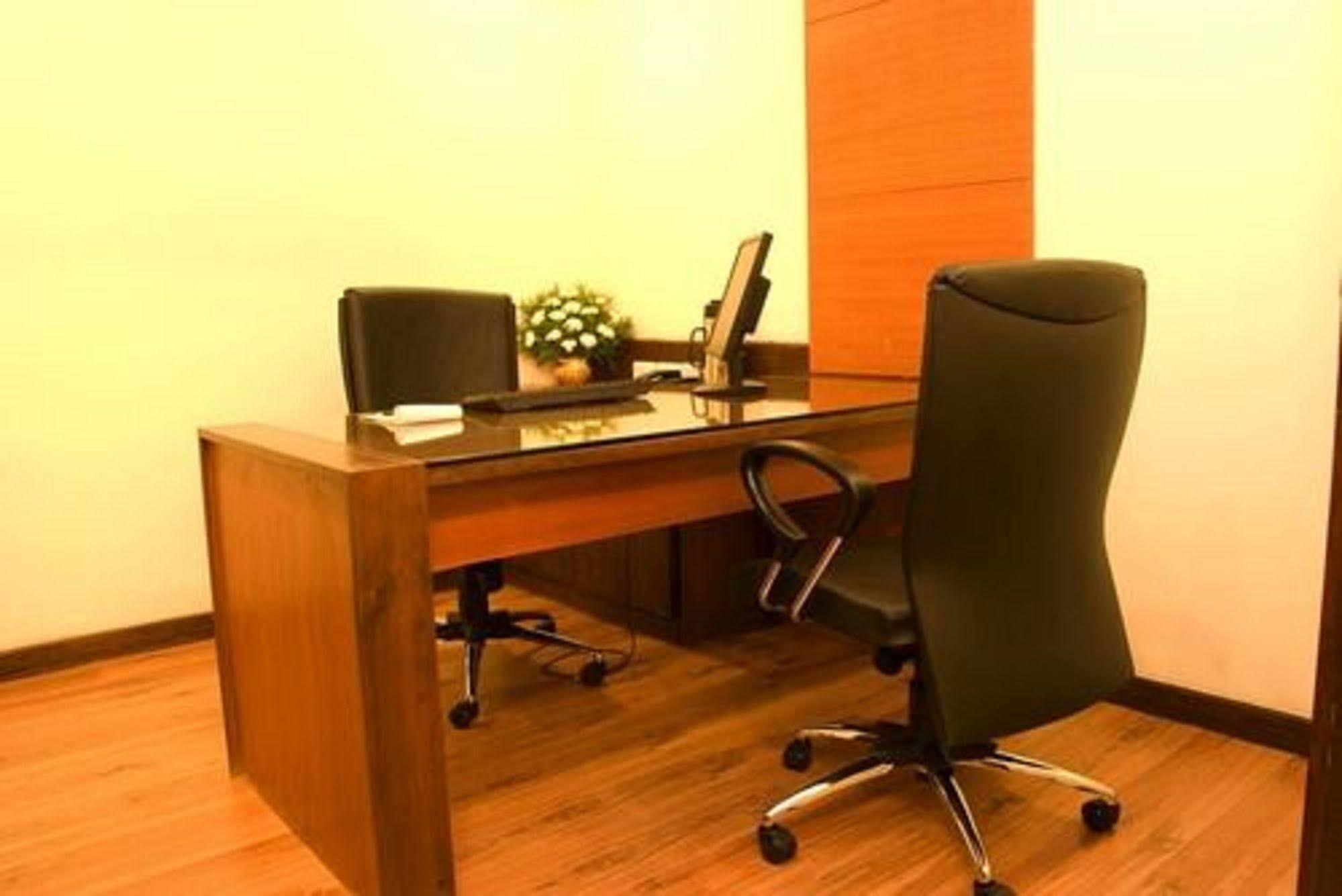 Hotel The Residency Karur Extérieur photo